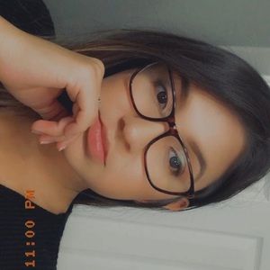 Meet your Posher, Cynthia